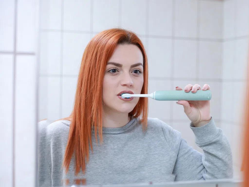 За перфектна усмивка: Защо не трябва да мокрите четката си за зъби, преди да нанесете пастата
